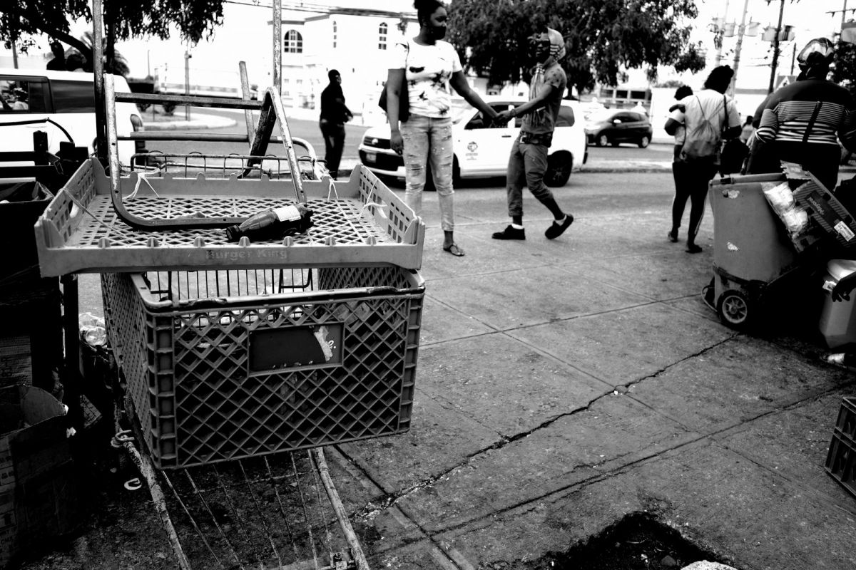 Shopping cart catchs the auto focus.  Its still a usable photo but not what I intended.